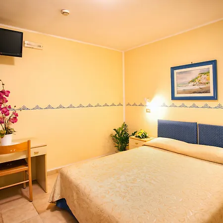 Hotel Amalfi Hotell 3*