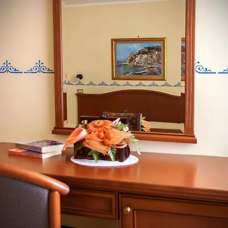 Hotel Amalfi 3*