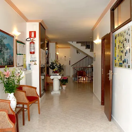 Hotel Amalfi Hotell 3*