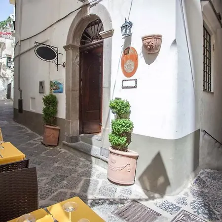 Hotel Amalfi 3*