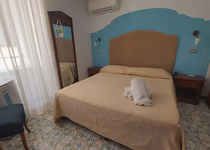Hotel Amalfi מלון אמאלפי