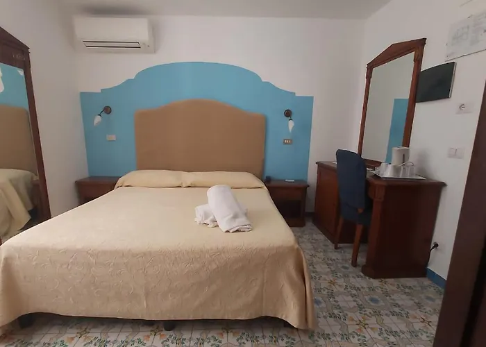 Hotel Amalfi מלון אמאלפי