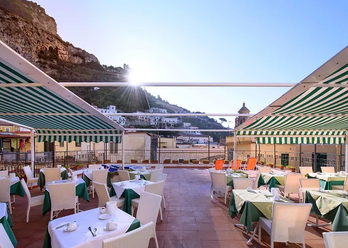 Hotel Amalfi מלון 3*