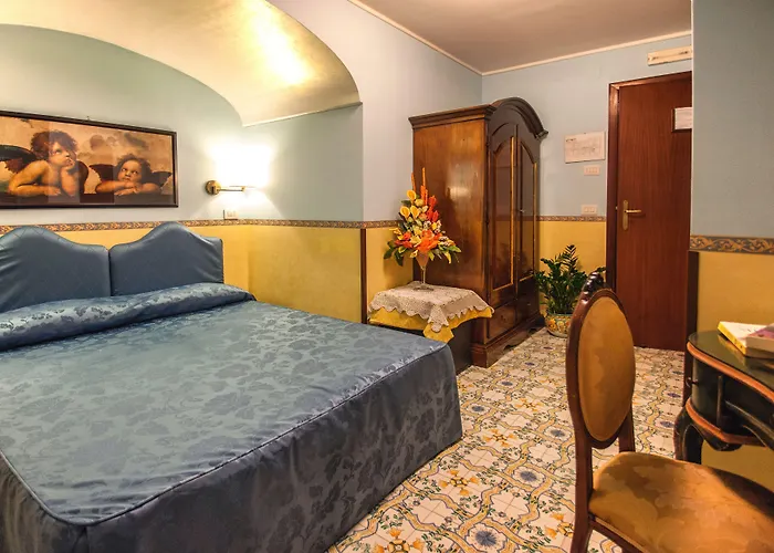 מלון Hotel Amalfi